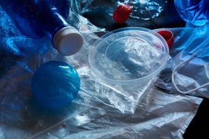 L&rsquo;acétone peut-elle abîmer le plastique et quoi utiliser à la place ?