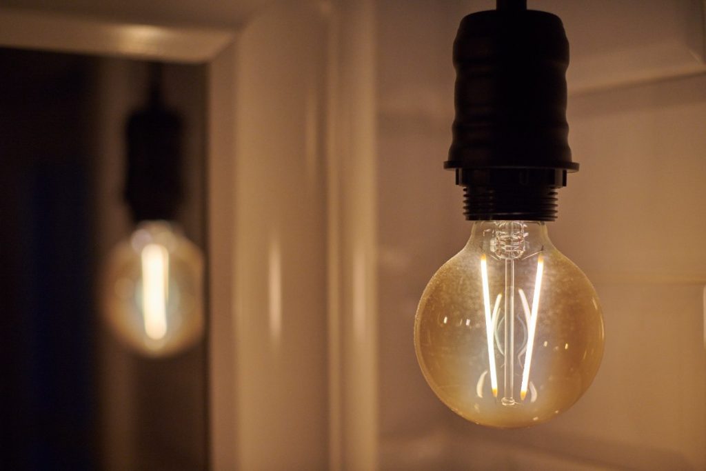 Une ampoule qui clignote